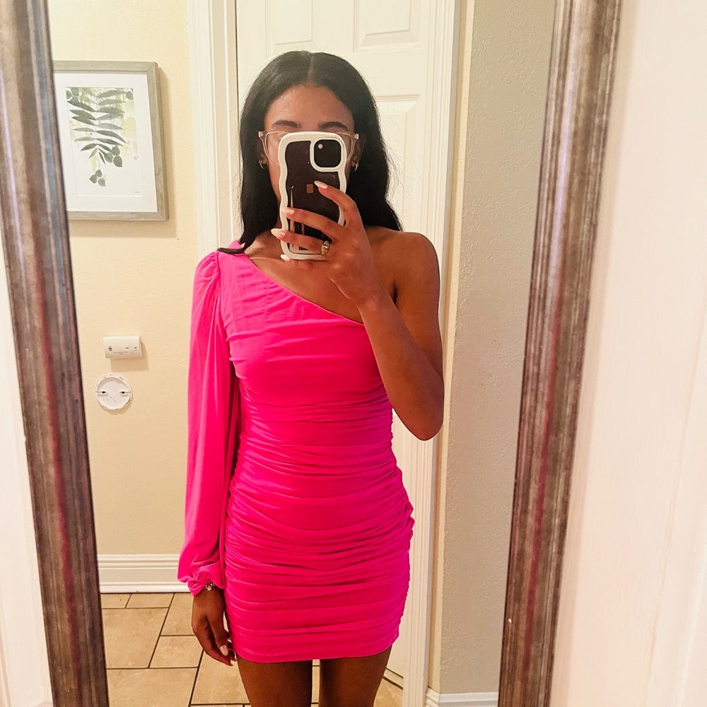 Elegant Pink One-Shoulder Dress